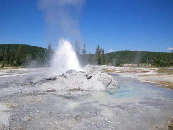 Shoshone Geyser Basin - Yellowstone Guidelines Shoshone Geyser Basin - Yellowstone Guidelines